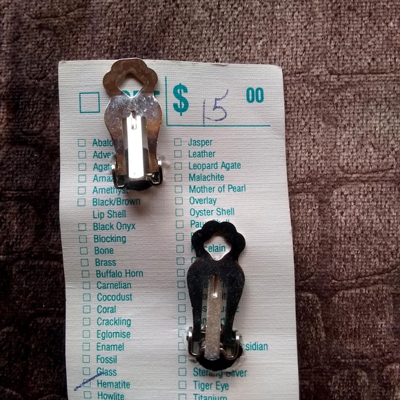 Vintage Karla Jordan - Hematite Oval Earrings - Picture 3 of 4